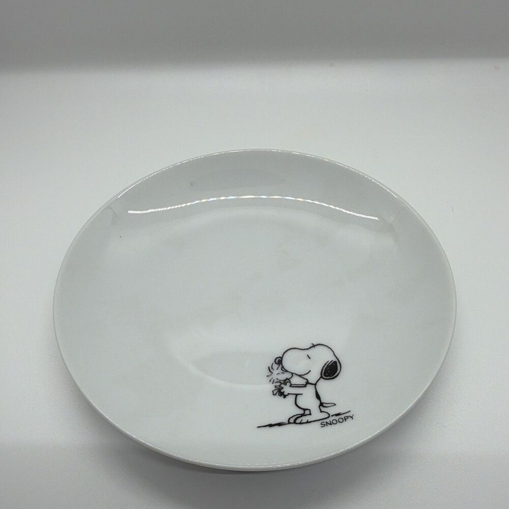 LAWSON Peanuts Snoopy Ceramic Plate White Black Round Glossy Decorative 2017